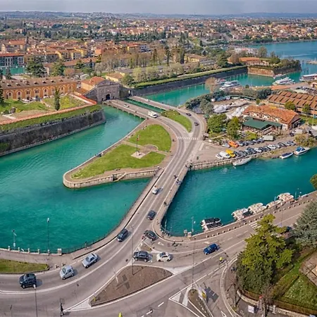 Acquamarina - Peschiera - Gardaaffitti Com *